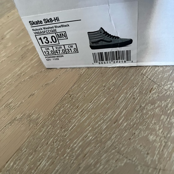 Vans - Picture 2 of 3